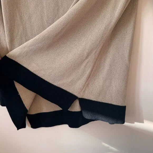 Adrienne Vittadini Black and Beige Knit Sweater Size Medium - Picture 6 of 9
